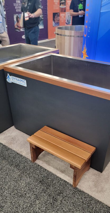 Dynamic Cold Therapy "CUBOID" Plastic Cold Plunge with Chiller